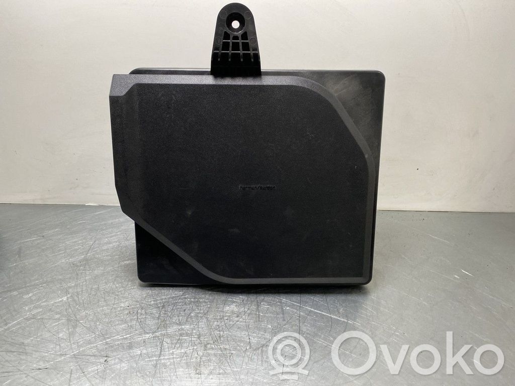 BMW i4 Subwoofer 