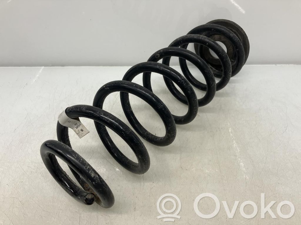 Skoda Superb B8 (3V) Molla elicoidale posteriore con cuscinetti in gomma