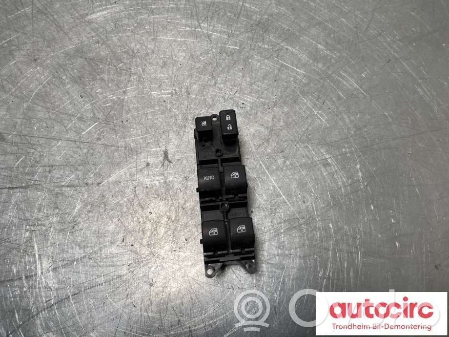 Mitsubishi Outlander Electric window control switch 