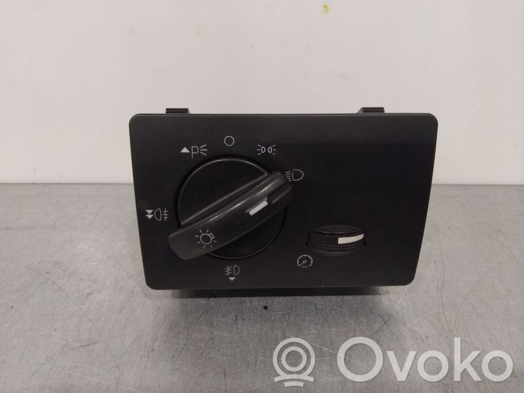 Ford Focus Light switch 