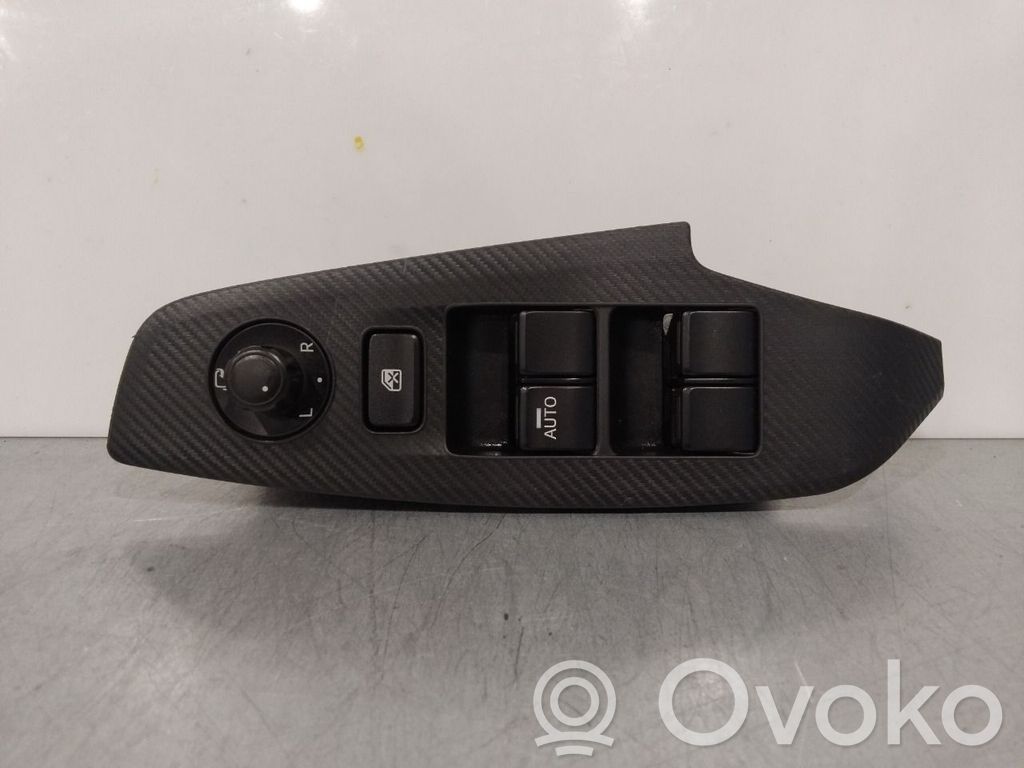 Mazda 3 III Electric window control switch 