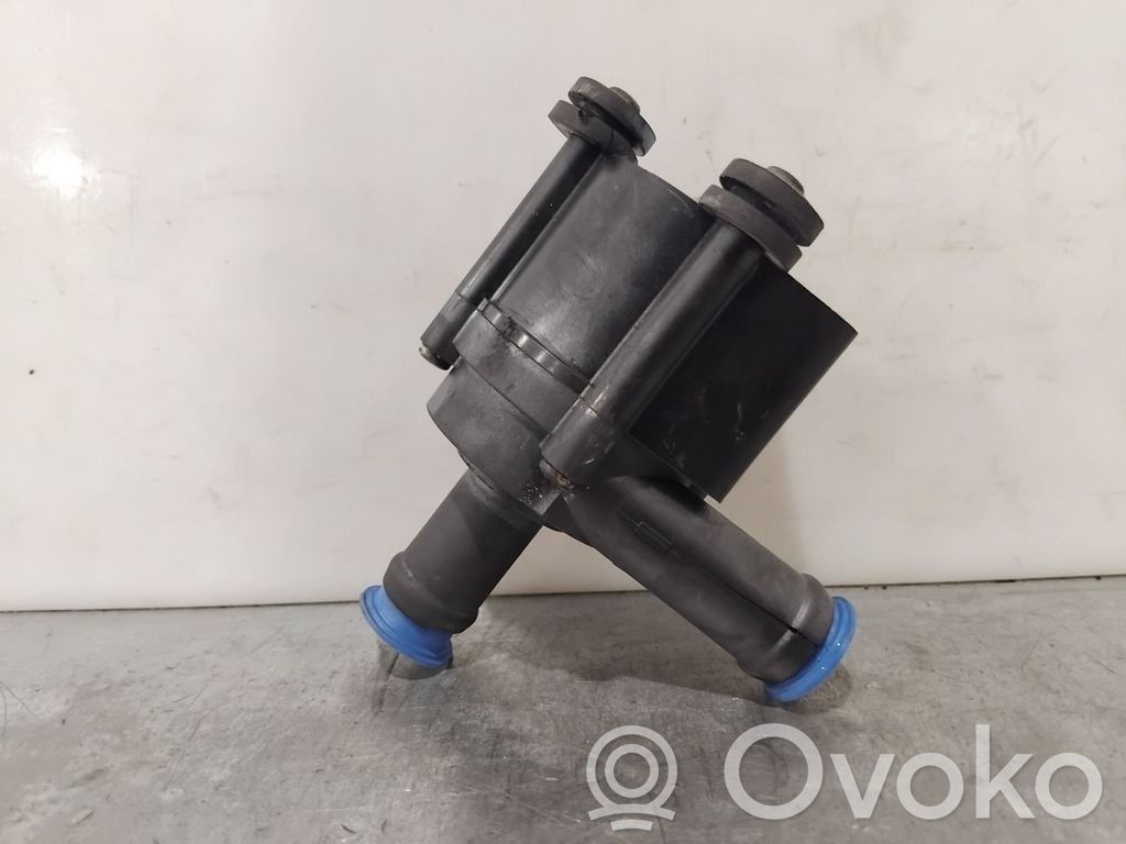 Volvo V40 Webasto pompe de circulation d'eau 