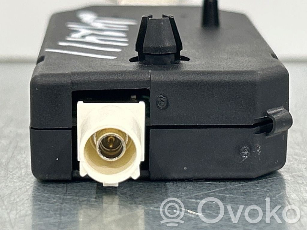 Tesla Model Y Aerial antenna amplifier 
