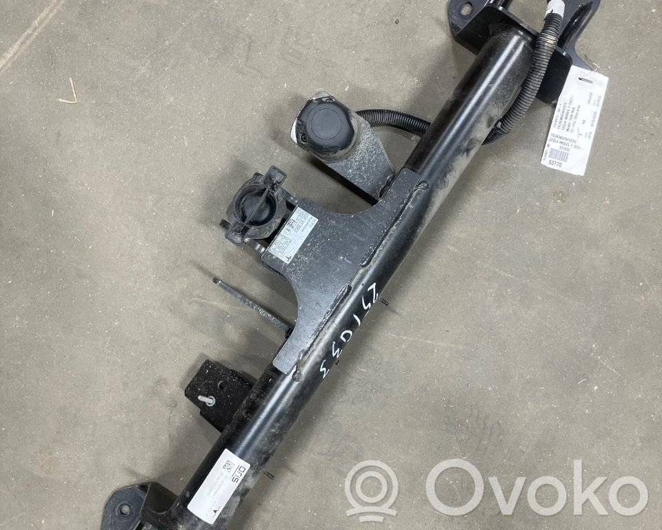 Tesla Model Y Vetokoukku 