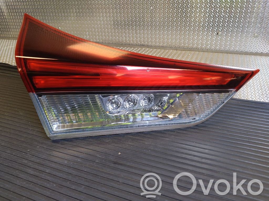 Toyota Auris E180 Lampa tylna 