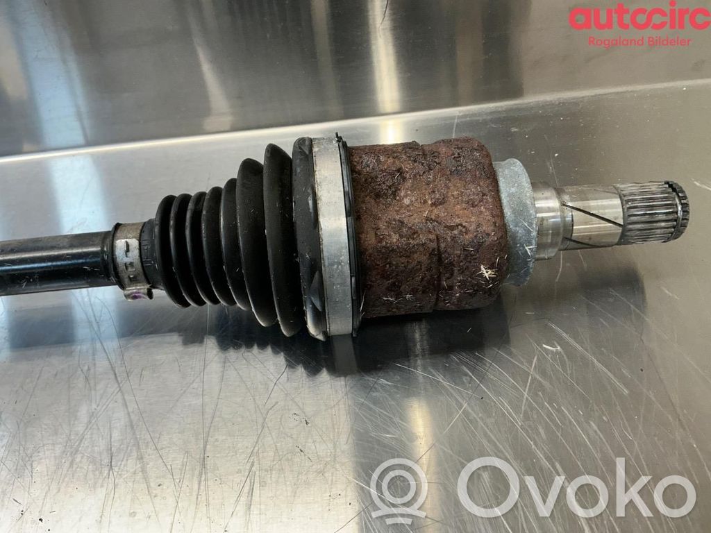 Opel Corsa E Priekinis pusašis 
