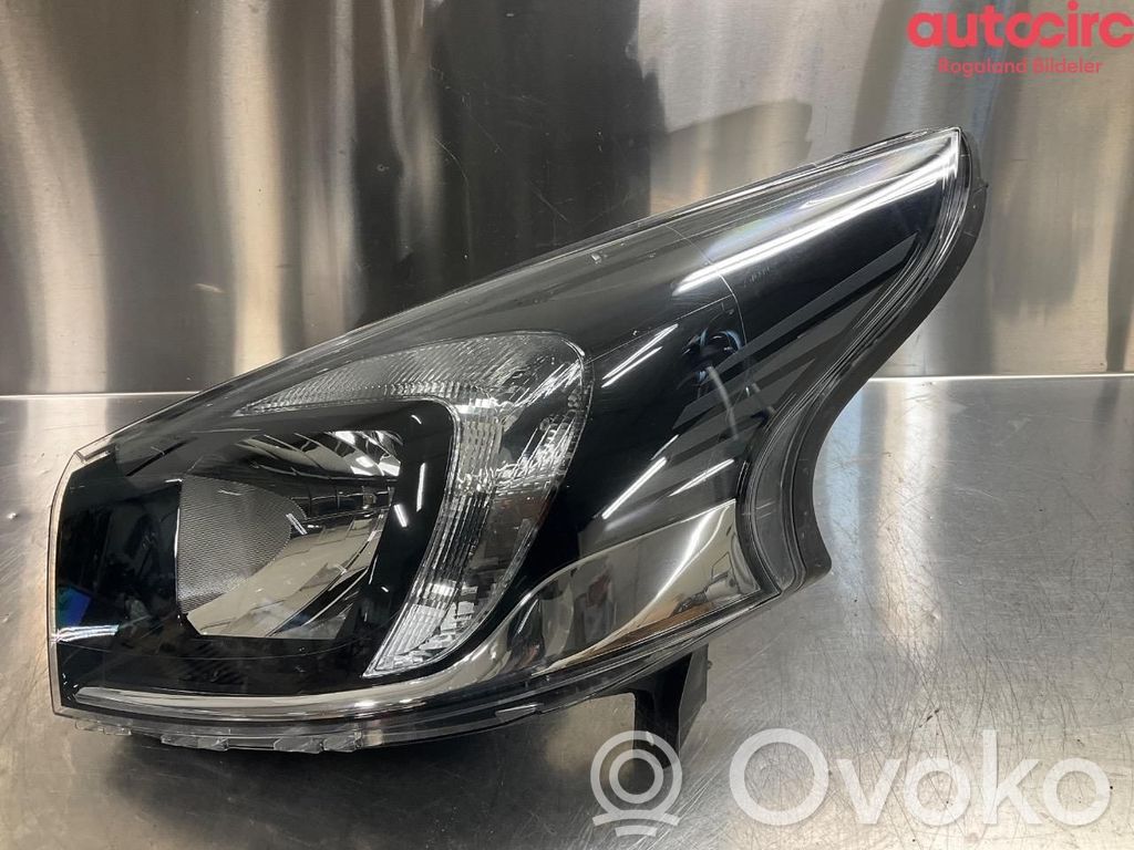 Opel Vivaro Scheinwerfer 
