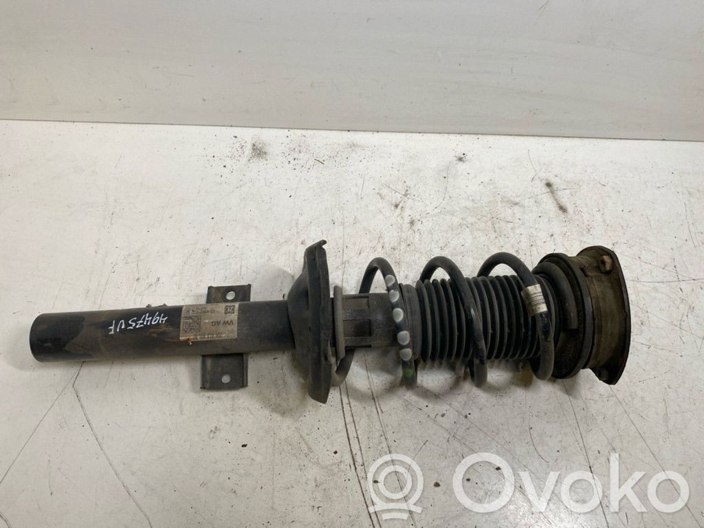 Volkswagen Polo VI Amortyzator osi przedniej ze sprężyną 