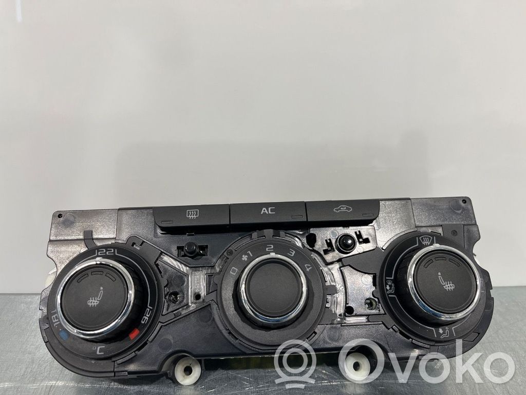 Skoda Octavia Mk2 (1Z) Rămă unitate control climatizare 