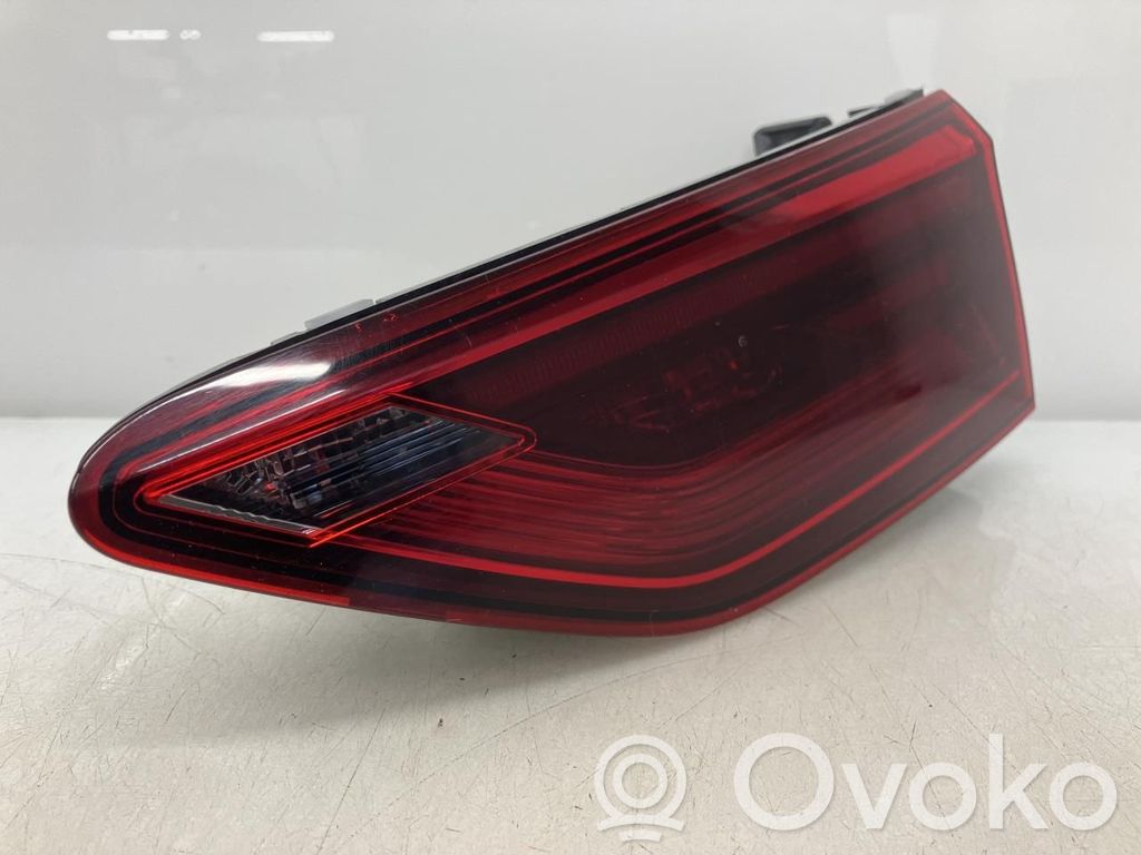 Volkswagen Golf VIII Lampă spate în caroserie 