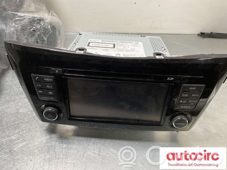 Nissan Qashqai Panel / Radioodtwarzacz CD/DVD/GPS 