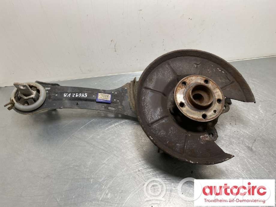 Volvo V70 Mangueta de dirección de rueda trasera 