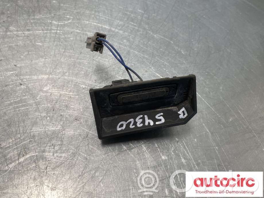 Nissan Pathfinder R51 Tailgate opening switch 
