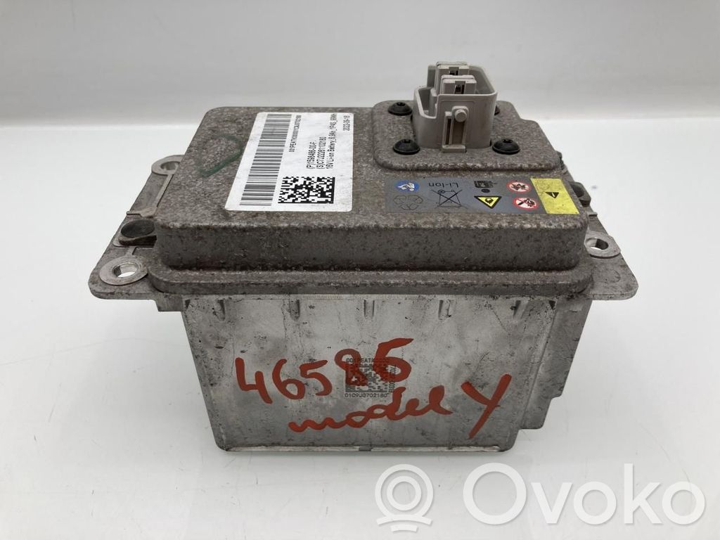 Tesla Model Y 12 V Socket (front) 