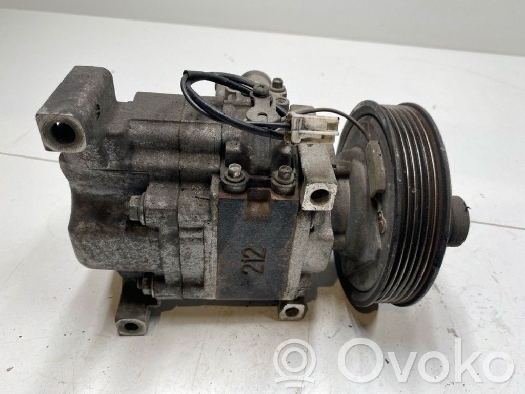 Mazda 3 I Ilmastointilaitteen kompressorin pumppu (A/C) 