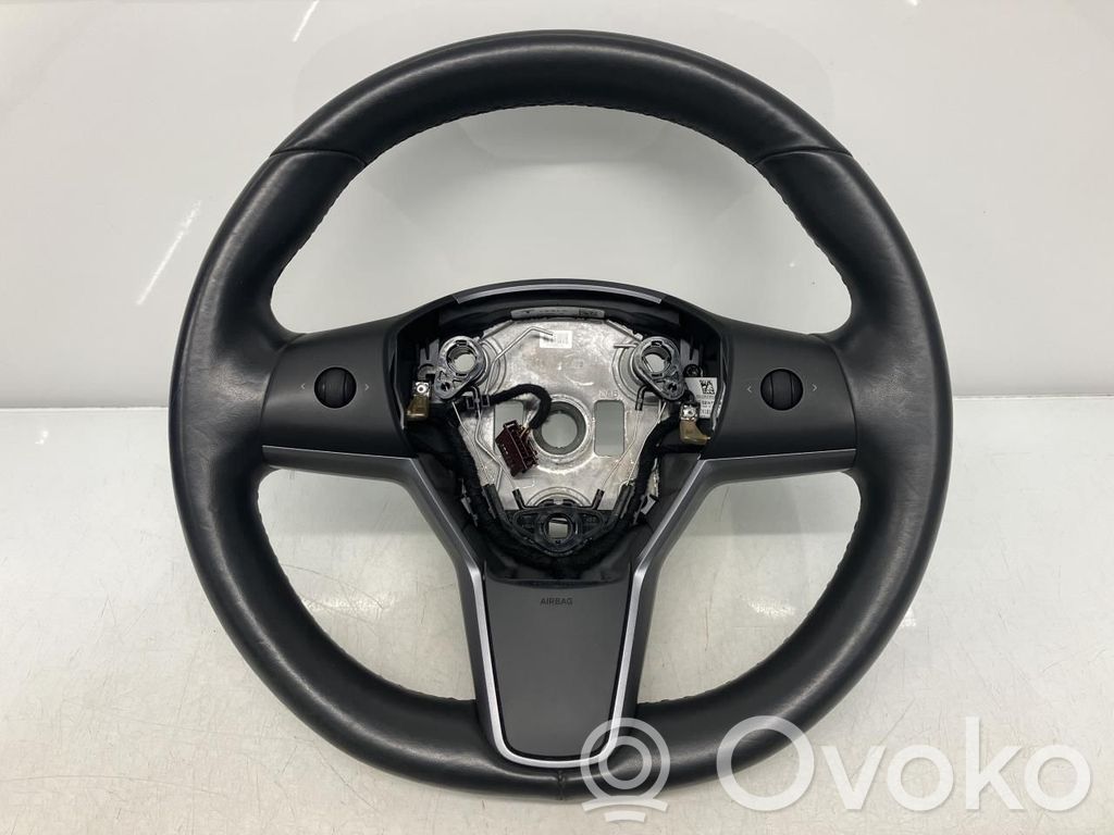 Tesla Model 3 Vairas 