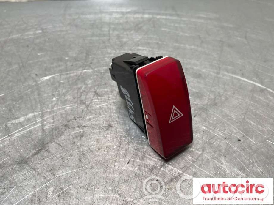 Honda CR-V Hazard light switch 