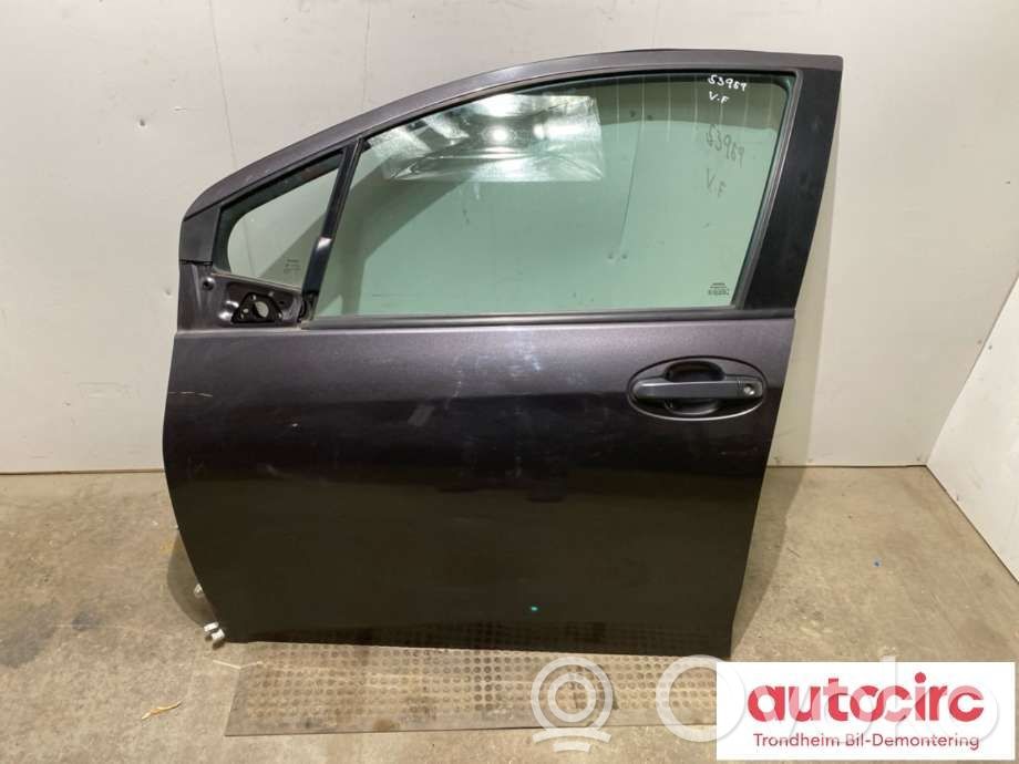 Toyota Yaris Ușă față 