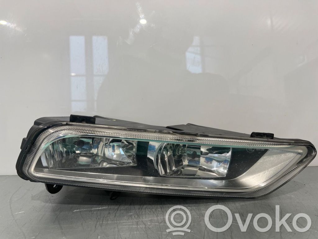 Volkswagen PASSAT B7 Proiector ceață 