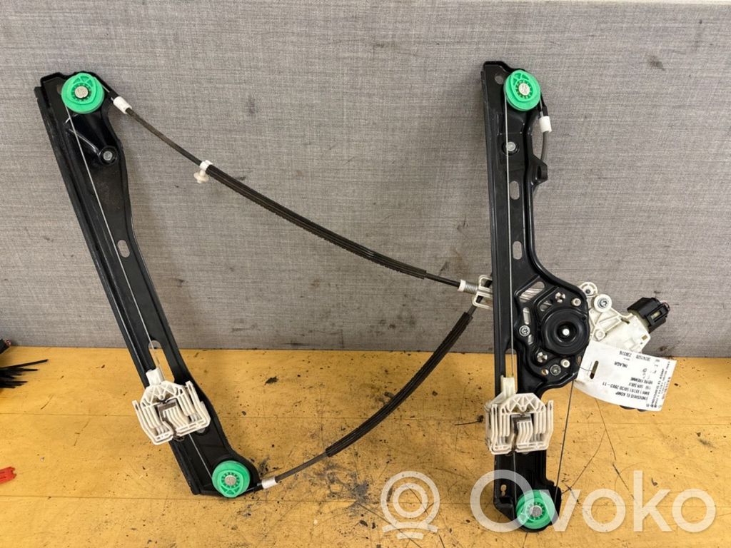 BMW 1 E81 E87 Front door electric window regulator 