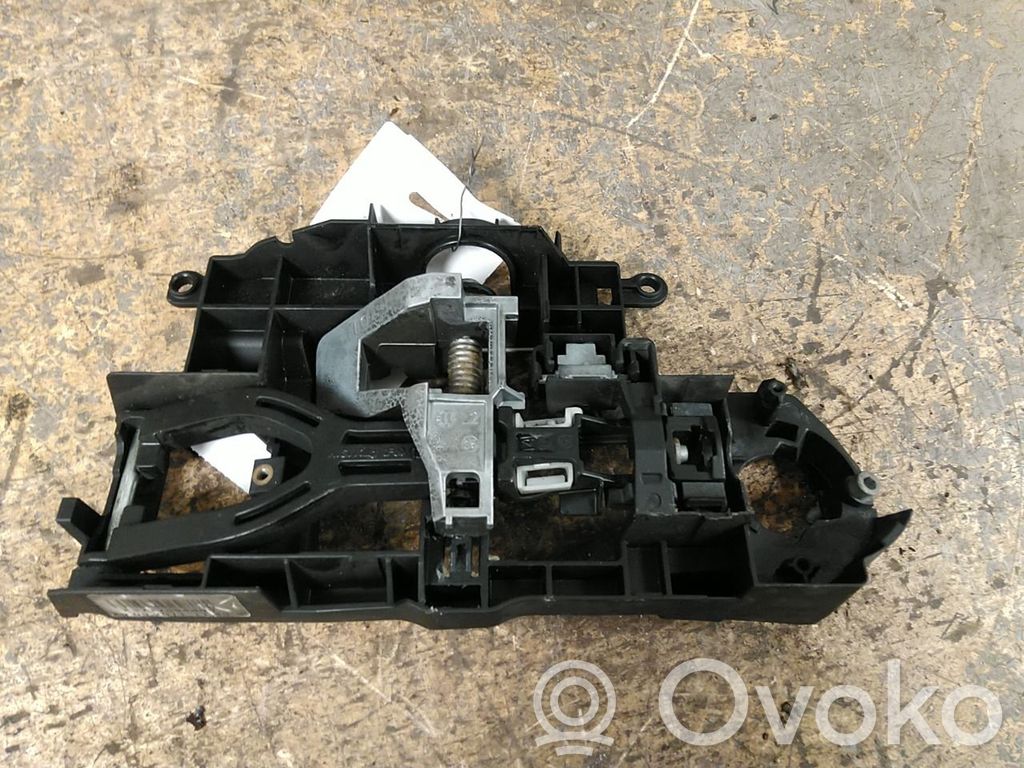 BMW 5 F10 F11 Încuietoare ușă față 