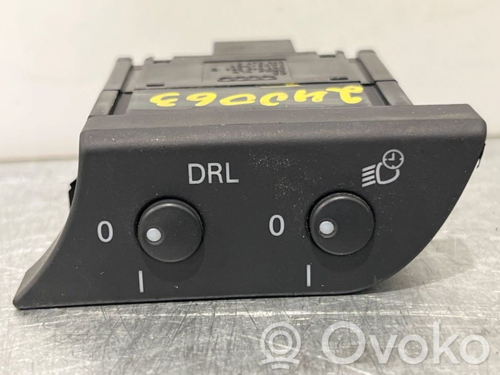 Audi A4 S4 B7 8E 8H Autres commutateurs / boutons / leviers