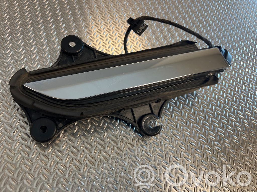 Tesla Model X Manecilla externa puerta delantera 