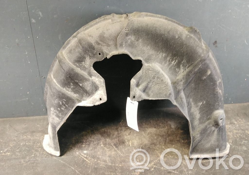Volvo V60 Nadkole przednie 