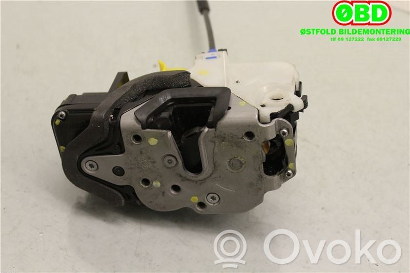 Opel Astra J Etuoven lukko