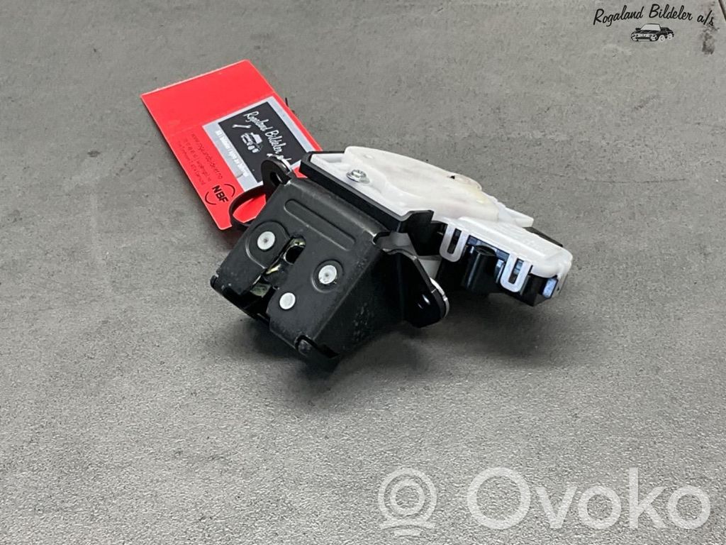 Mazda MX-30 Front door lock 