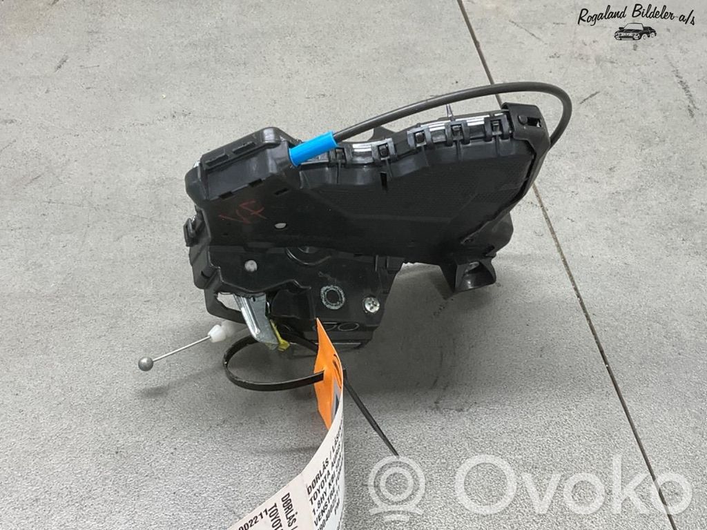 Toyota Auris E180 Etuoven lukko