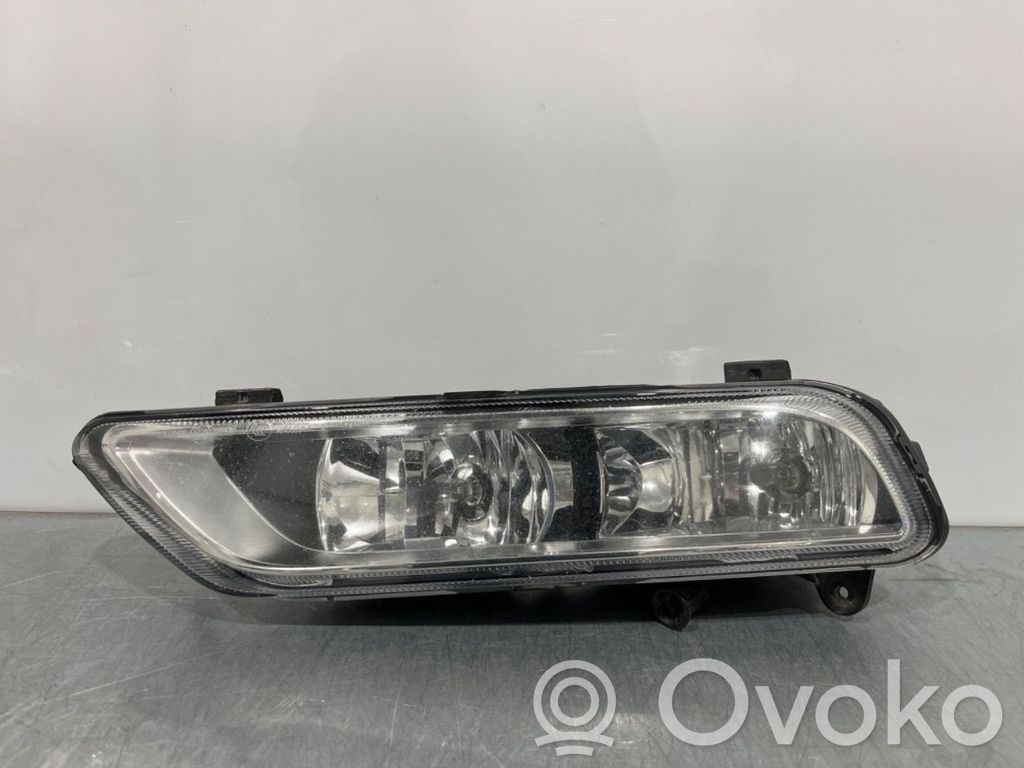 Volkswagen PASSAT B7 Proiector ceață 