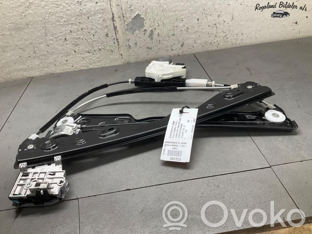 Tesla Model Y Podnośnik szyby drzwi z silniczkiem 