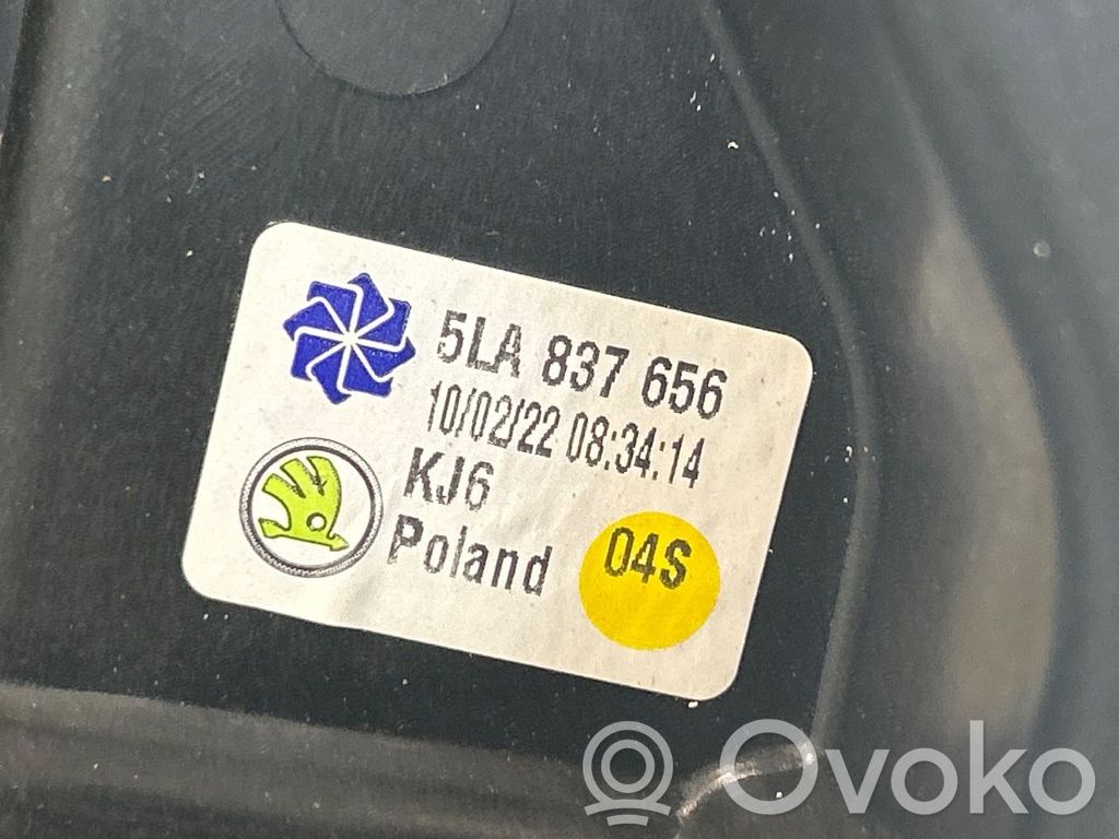 Skoda Enyaq iV Alzacristalli elettrico della portiera anteriore