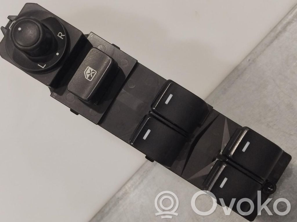 Mazda CX-5 Electric window control switch 