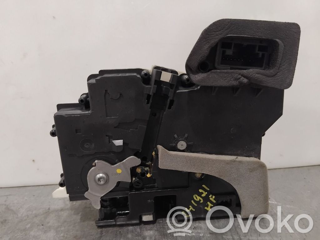 Audi e-tron Front door lock 
