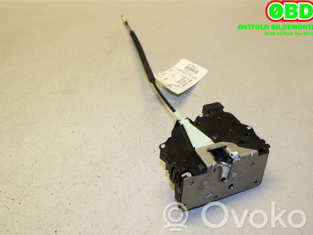 Opel Corsa E Serratura portiera anteriore 