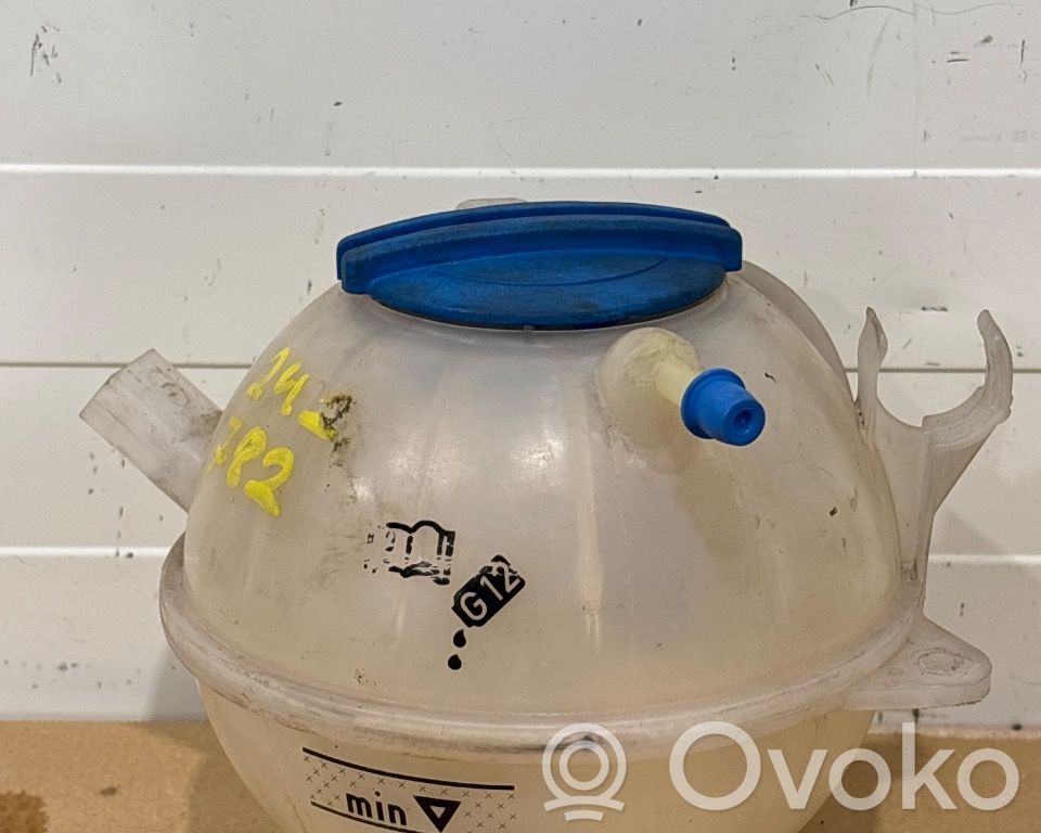Volkswagen Golf VI Vase d'expansion de carburant