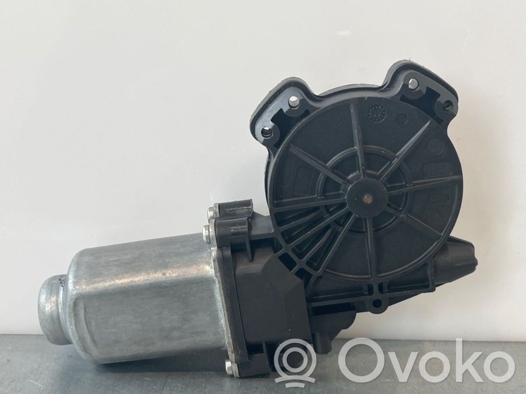 Nissan Qashqai Podnośnik szyby drzwi z silniczkiem 