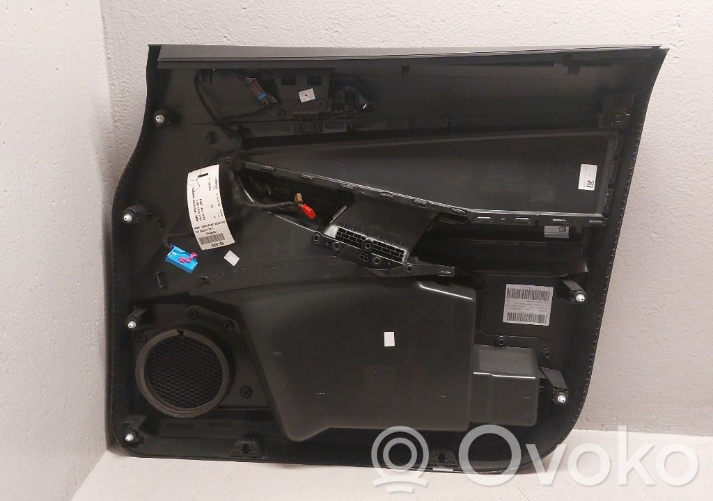 Volkswagen Caddy Boczki / Poszycie drzwi przednich 