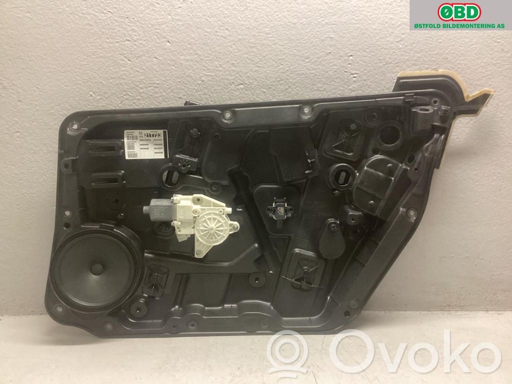 Mercedes-Benz GLA W156 X156 Podnośnik szyby drzwi z silniczkiem
