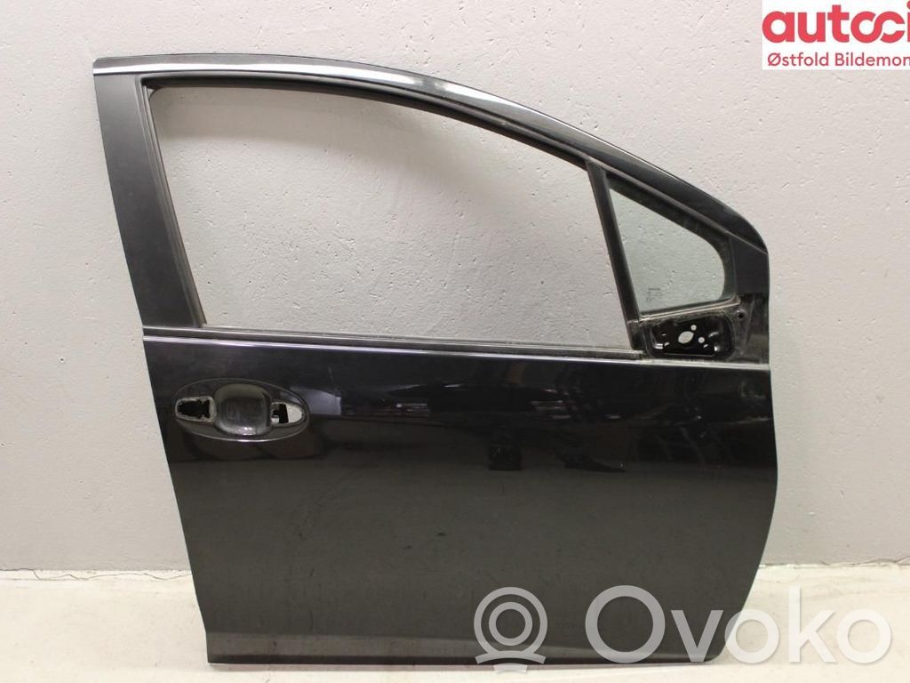 Toyota Yaris Puerta delantera 