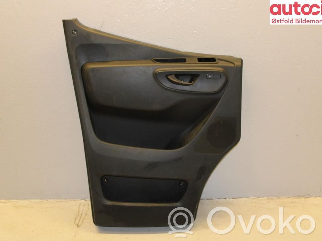 Mercedes-Benz Sprinter W907 W910 Rivestimento del pannello della portiera anteriore 