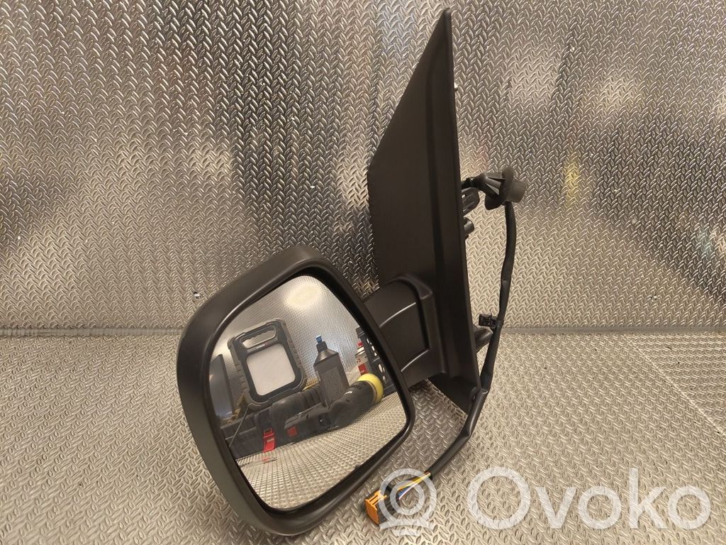Opel Vivaro Oglindă electrică ușă față 