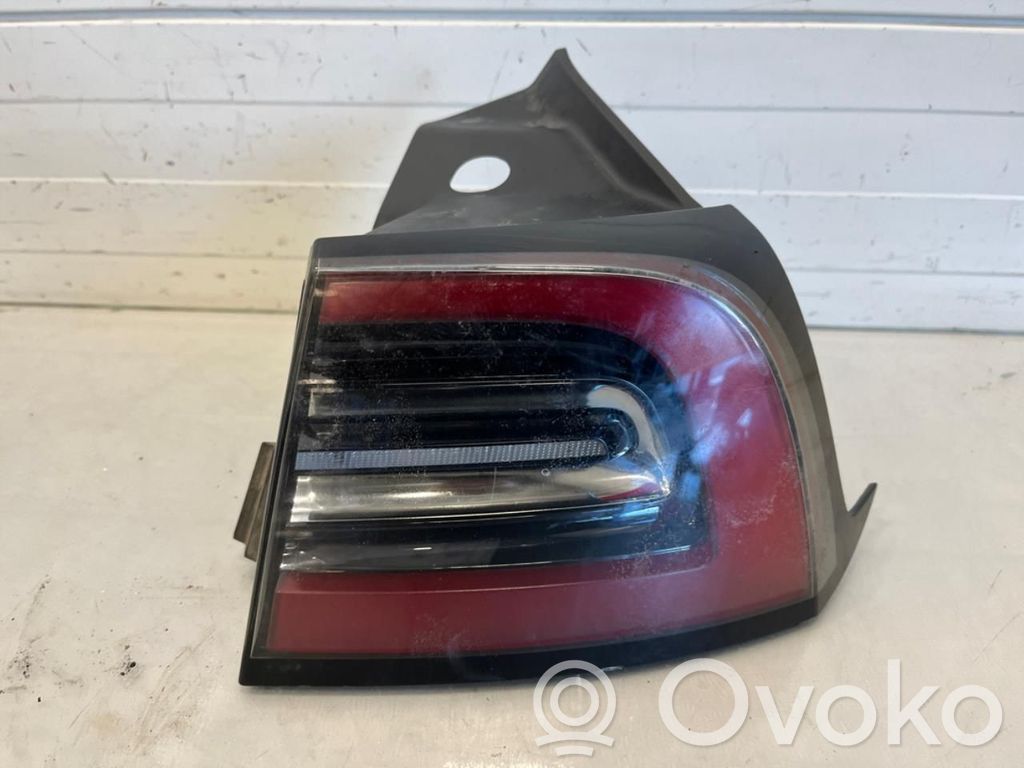 Tesla Model Y Takavalot 