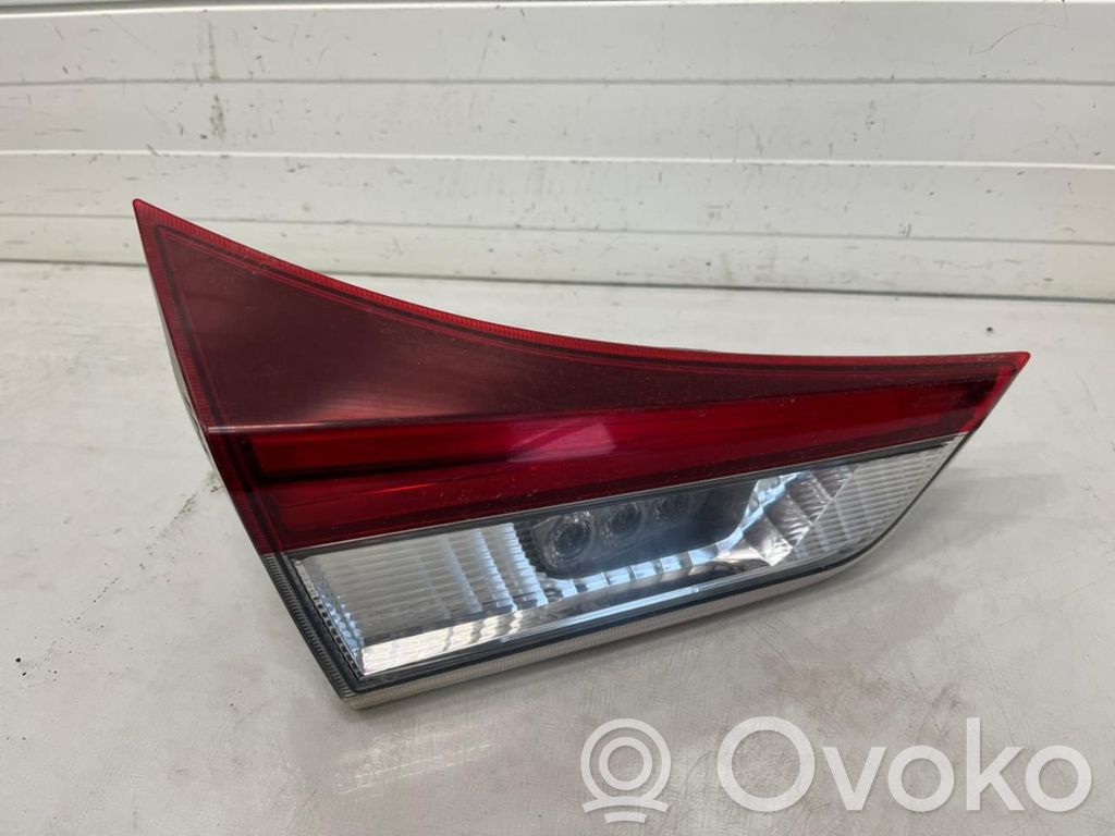 Toyota Auris E180 Lampa tylna 