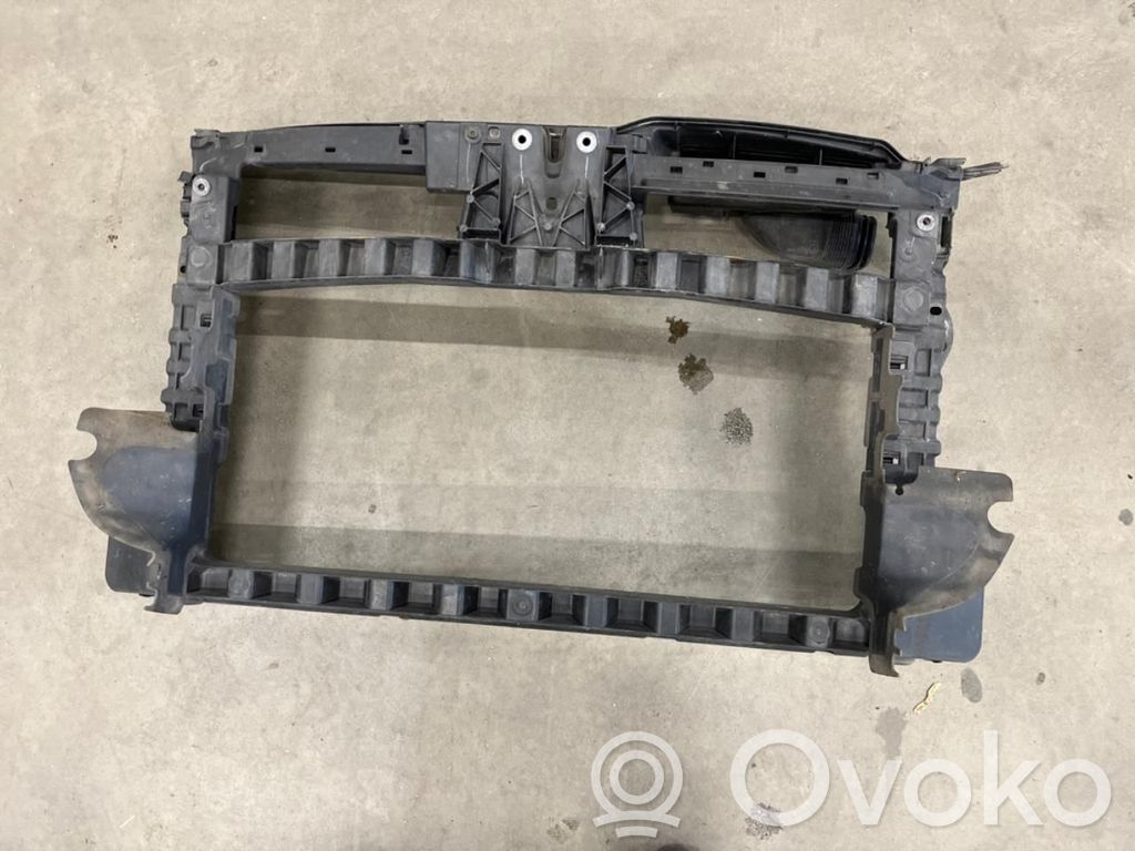 Volkswagen Golf VI Pas przedni 