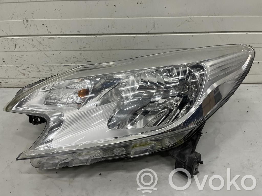 Nissan Note (E12) Headlight/headlamp 