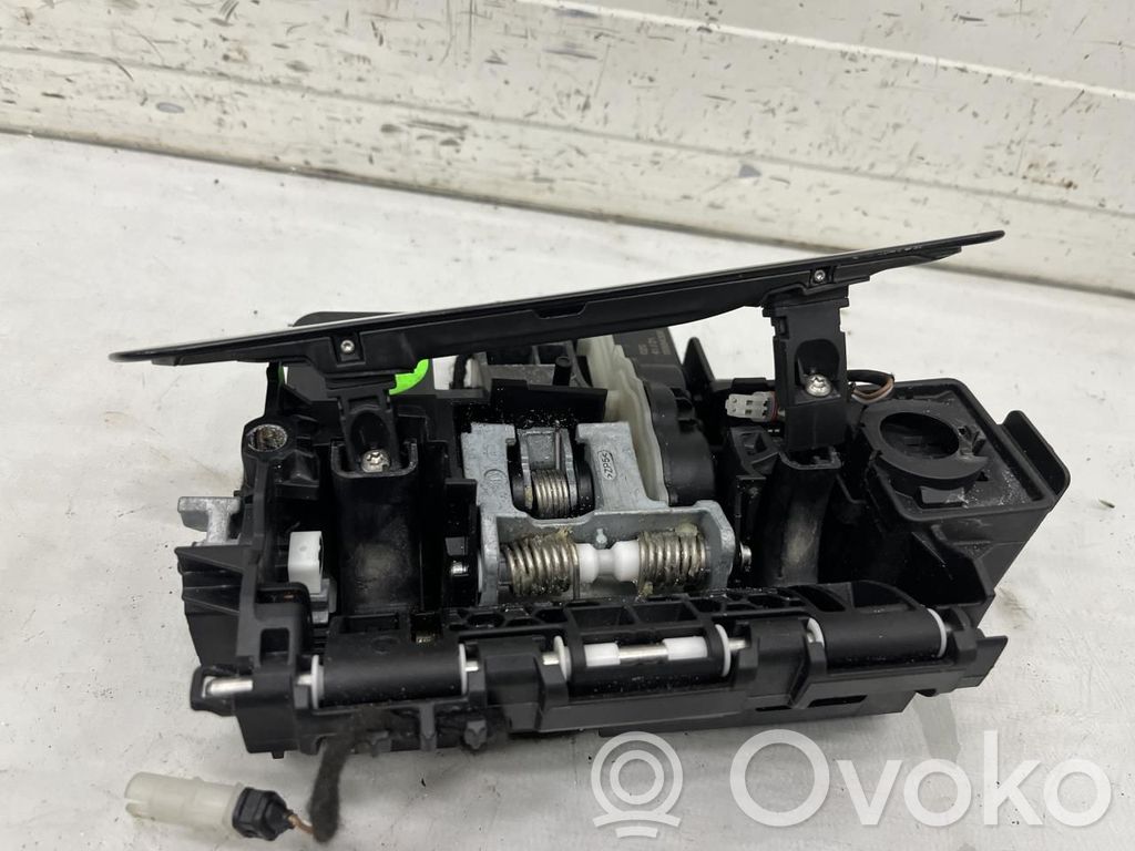 Porsche Taycan 9J1 Manecilla externa puerta trasera