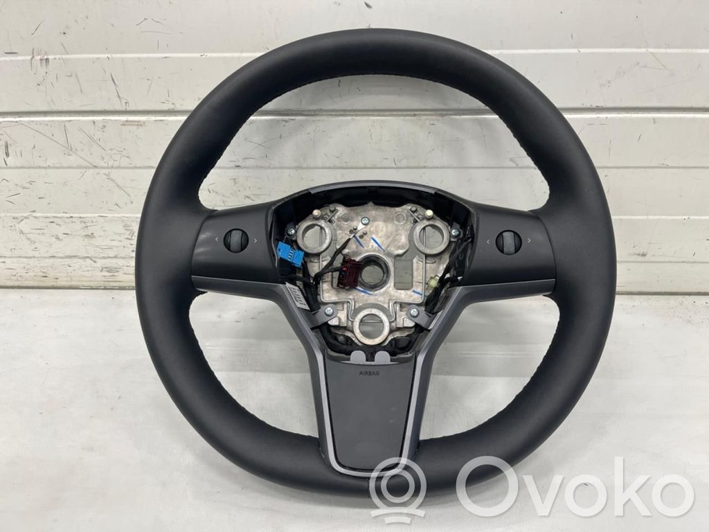 Tesla Model Y Steering wheel 